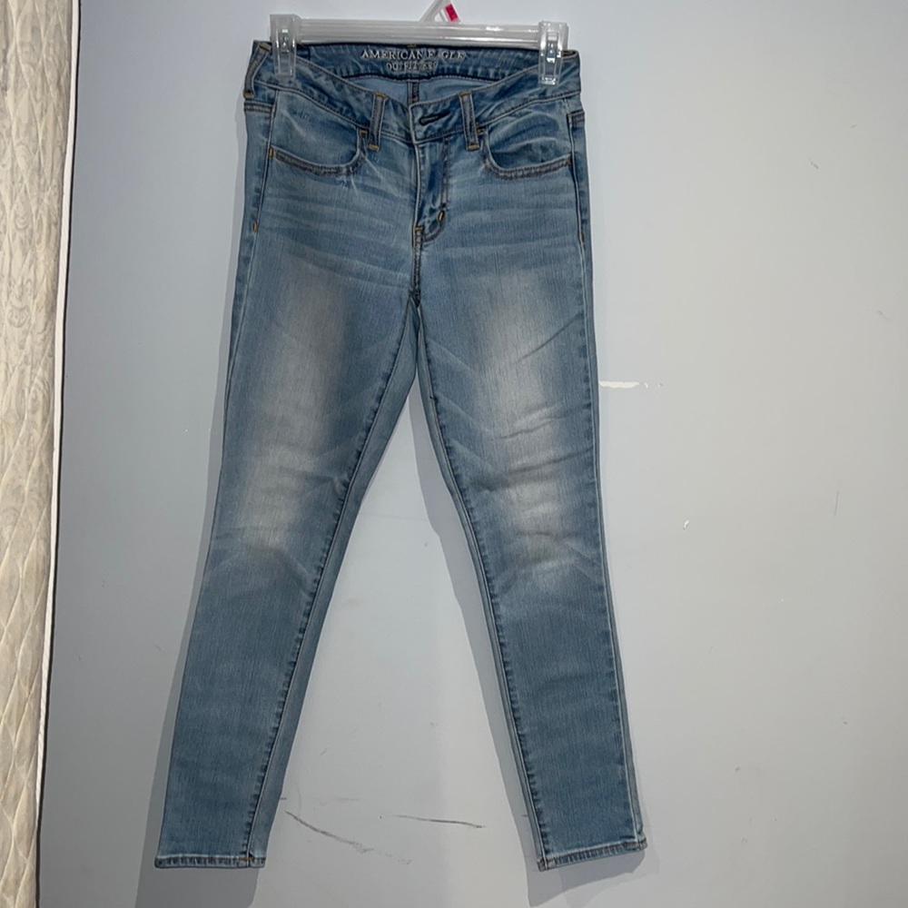 American Eagle light blue jeans. US 4.